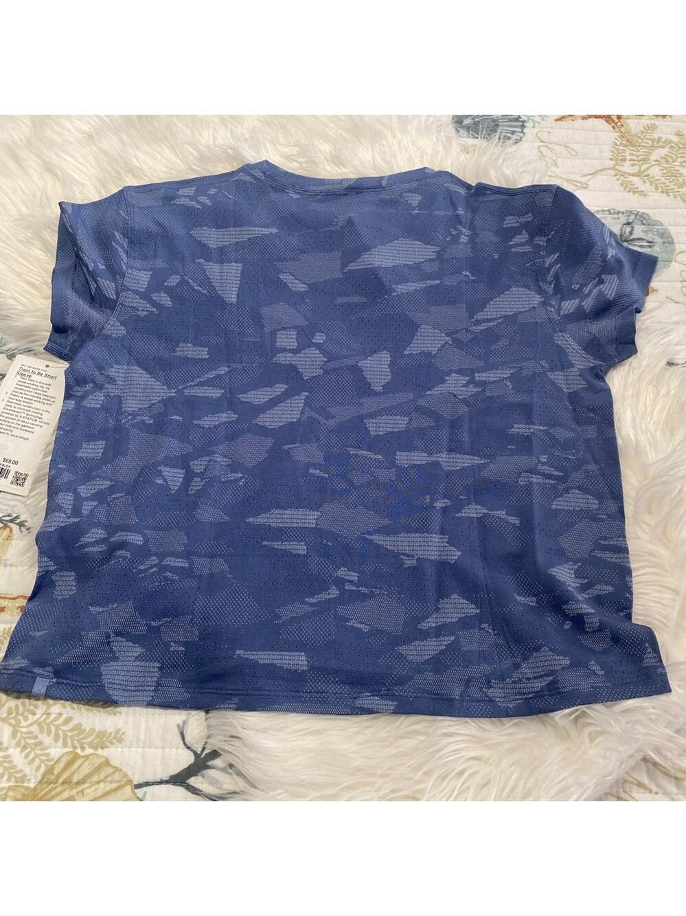 Lululemon woman’s Blue Train to Be Short Sleeve Tee Size 8 - Picture 5 of 5